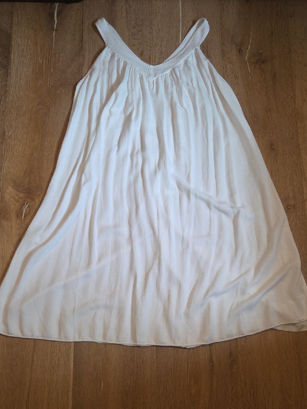 Flowy White Mini Dress with V-Neck Straps